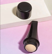 Cargar imagen en el visor de la galería, Rodillo absorbente de aceite volcánico
